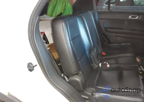 2013 Ford Police Interceptor z USA, uszkodzony, nr VIN 1FM5K8AR6DGA80571